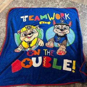 Nickelodeon Paw Patrol Teamwork Red and Blue Blanket